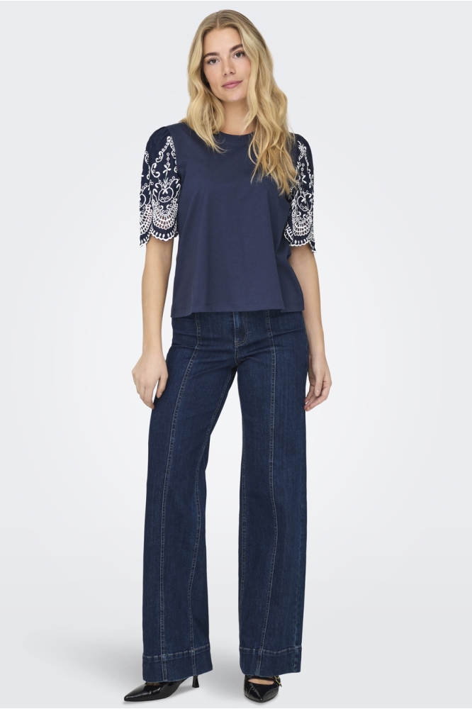 JDYOMA BRODERIE ANGLAISE TOP JRS 15341457 BLACK IRIS/EMBROIDERY